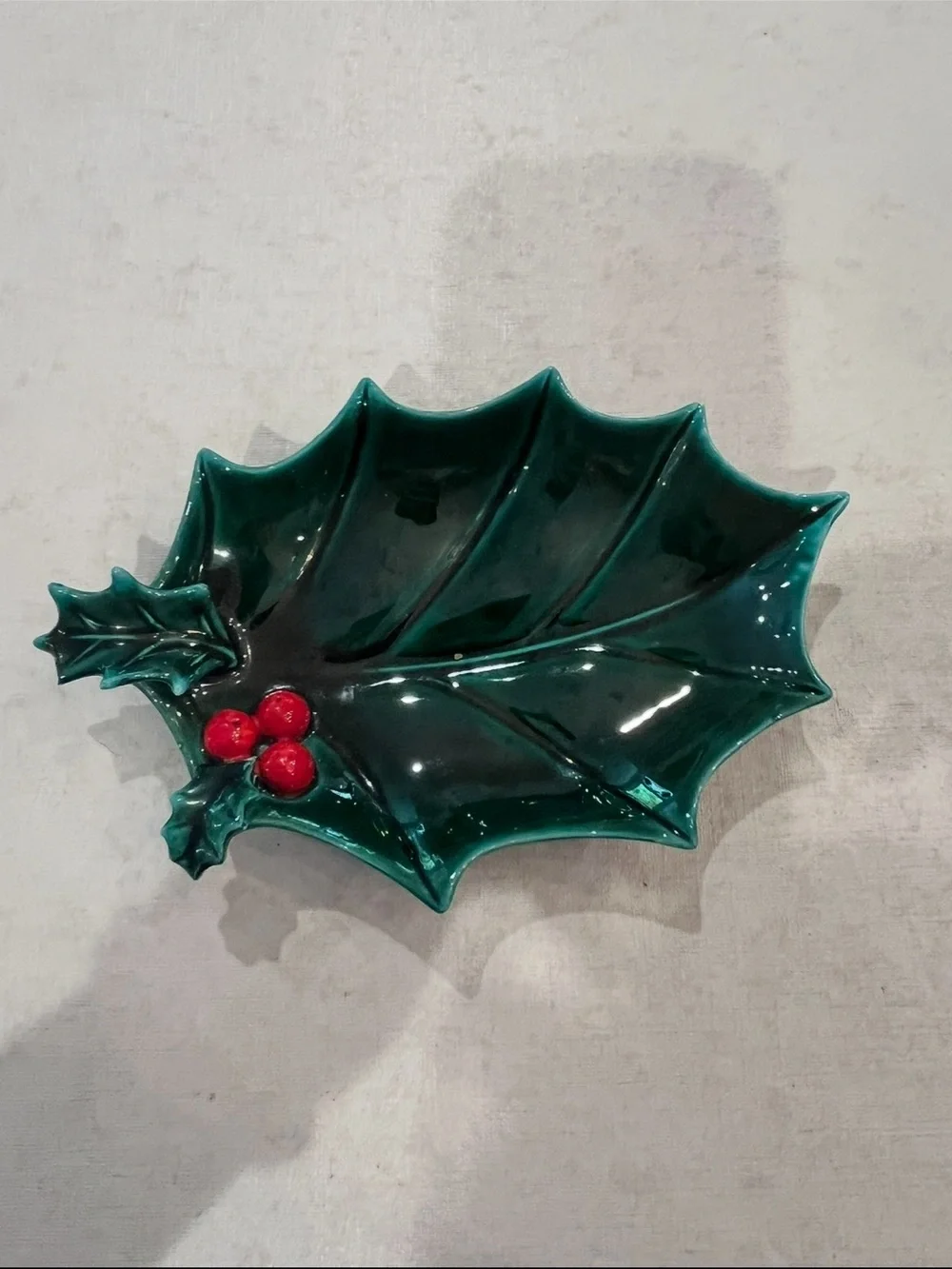 Vintage Lefton Holiday Holly Leaf Ceramic Dish in Dark Green with Red Berries.